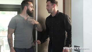 Bu похотливая ass sarışın bilməz gənc üzvü! O, edir öz ass işləmək alaraq intensiv zərbələr pişik aşağı çatmışdır və ikiqat dərin boğaz çürük трехходовом seks. Tam Klik üzrə Private.com !