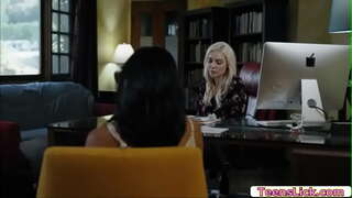 Avi Kjærlighet bare se Kenzie Taylor har slikket hennes fitte