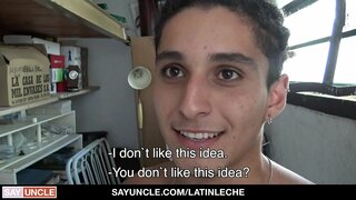 Oğlan-Builder Sucks Üzvü Üçün Əlavə pul